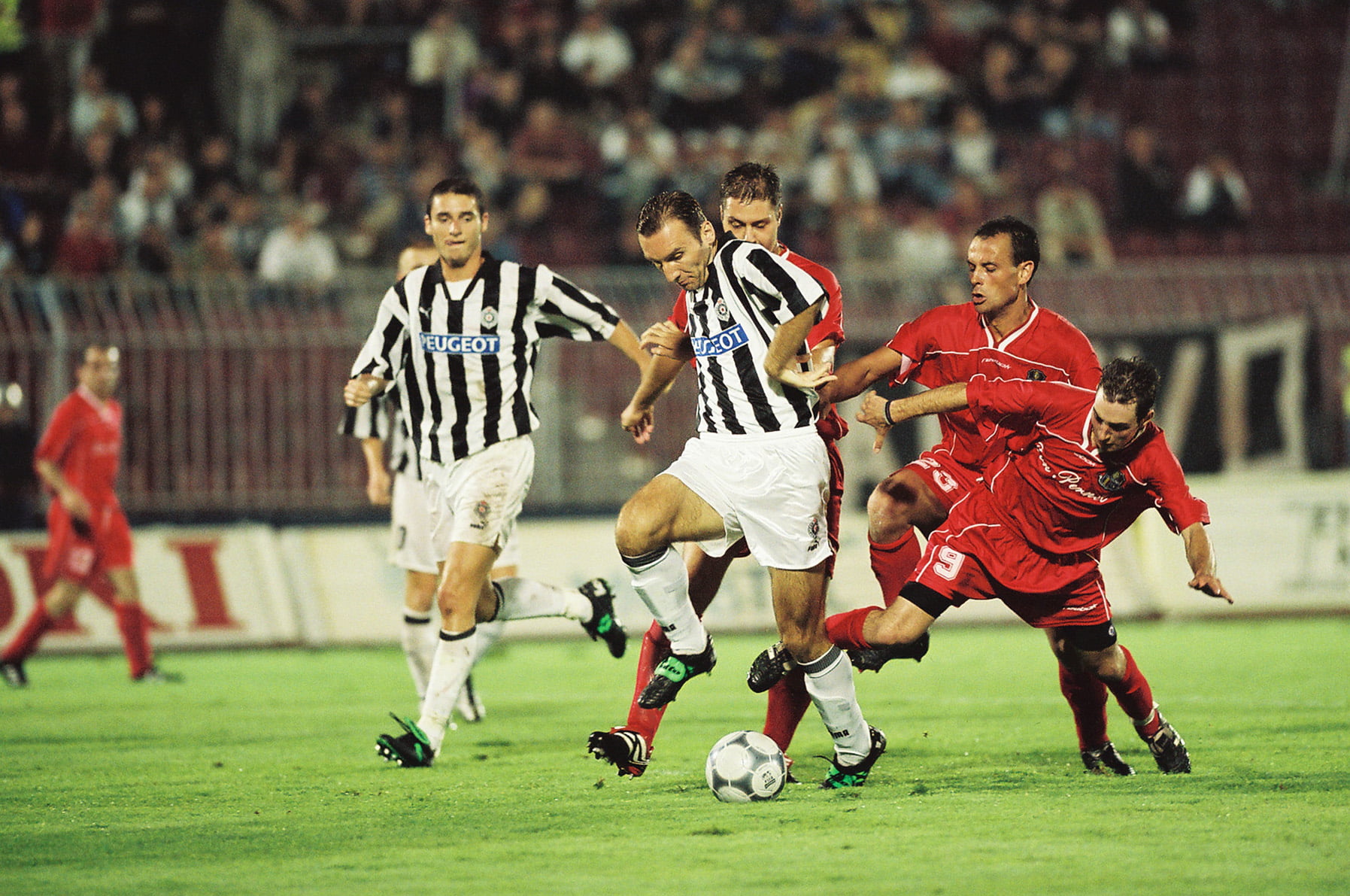 Kup UEFA 2001/02 Crnobela Nostalgija