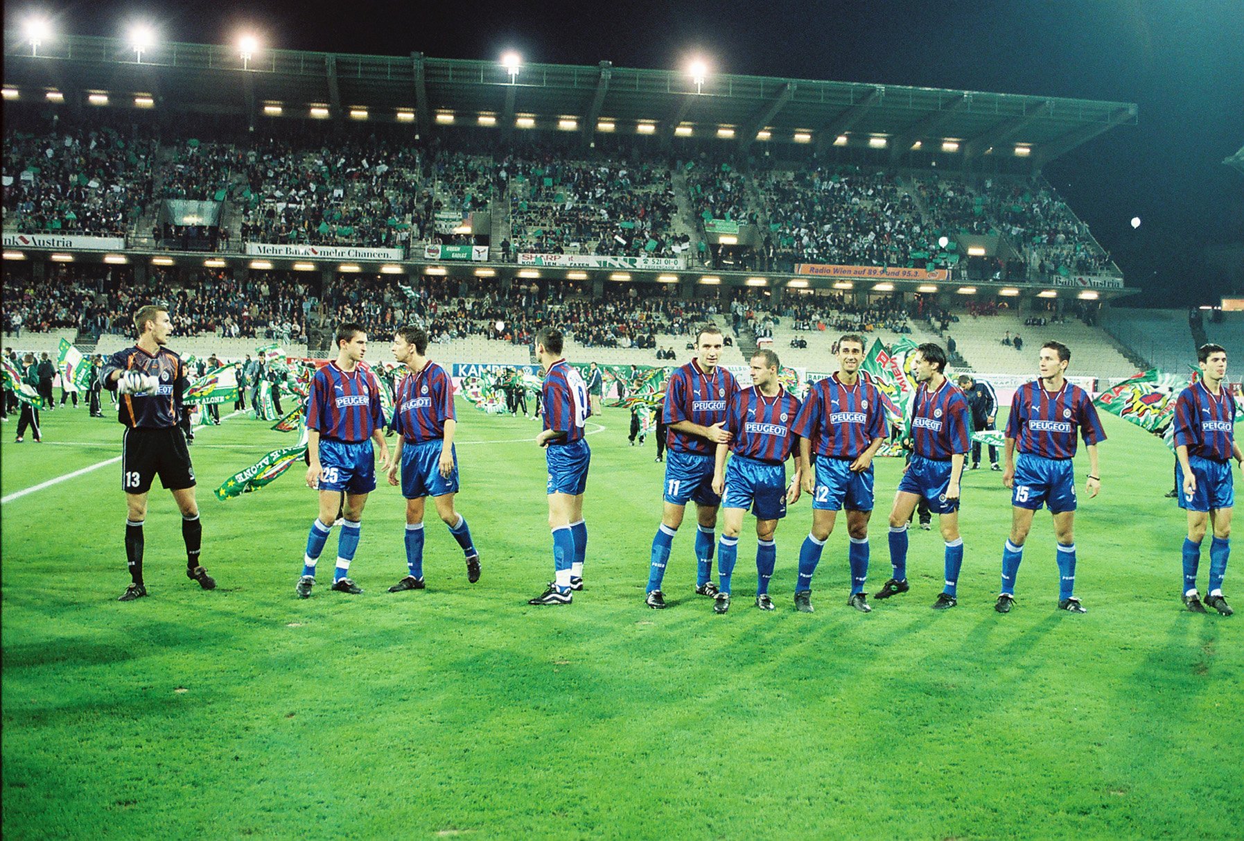 Kup UEFA 2001/02 Crnobela Nostalgija